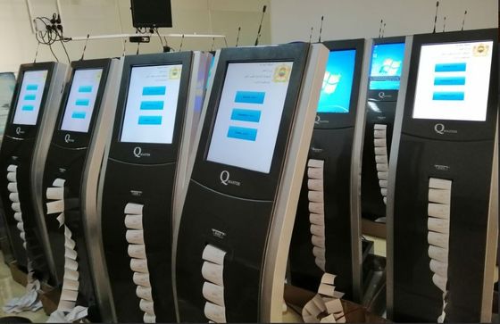 Volledige all-in-one 17 inch touchscreen kaartjes dispenser ziekenhuis wachtrij systeem